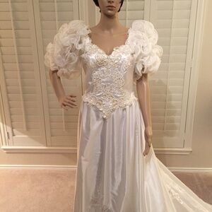 Wedding gown with no label